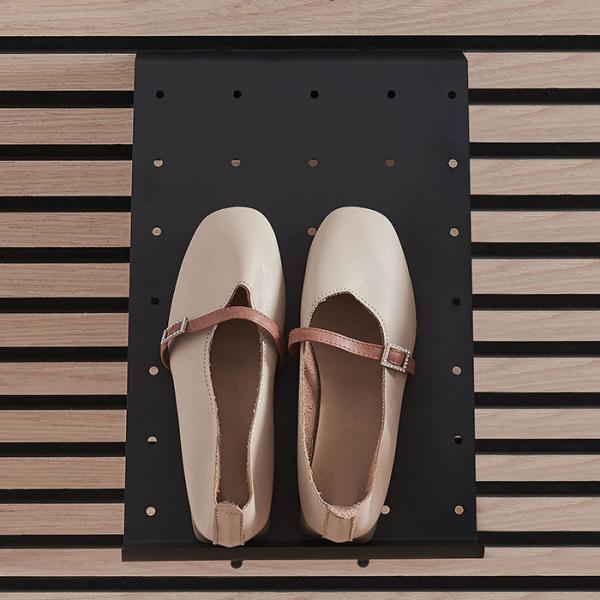 Sort skohylde til akustikpanel - 23 cm Sort skohylde til akustikpanel - 23 cm