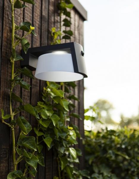 Lutec Solar Moon udend&oslash;rslampe til v&aelig;g m/solceller og sensor