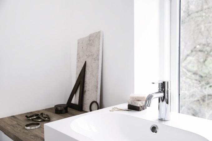 Damixa Silhouet S håndvaskbatteri m/push-open bundventil Damixa Silhouet S håndvaskbatteri m/push-open bundventil