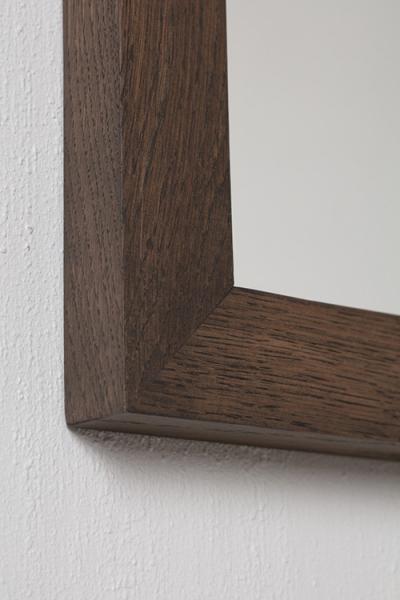 Strømberg Rustic spejl m/ramme i massiv eg 80 x 80 - Mørk Strømberg Rustic spejl m/ramme i massiv eg 80 x 80 - Mørk