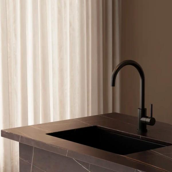 Lavabo Kubus 140 RS Round køkkenarmatur - Mat sort Lavabo Kubus 140 RS Round køkkenarmatur - Mat sort