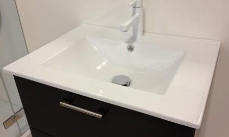 Cass&oslash;e Front 60 m&oslash;belpakke m/skuffer og vask - Mat hvid