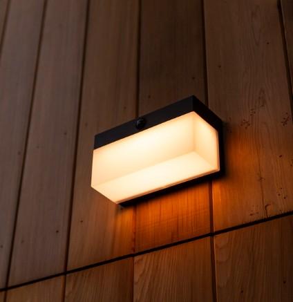 Lutec Fran Solar udend&oslash;rs v&aelig;glampe m/solceller og sensor - Mat sort